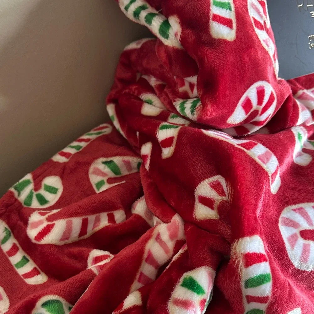 RACHEL Rachel Roy Oversized Plush Throw Red Candy Cane Holiday Christmas NEW!